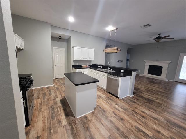 Building Photo - 9800 Meadow Rue Dr