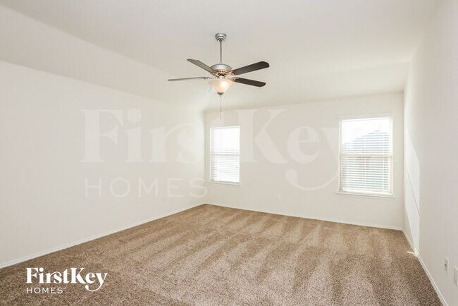 Building Photo - 529 Saguaro Dr