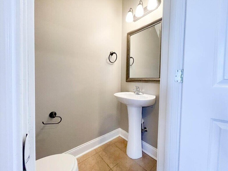 Building Photo - 1159 Unity Dr