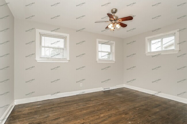 Building Photo - 118 Martigney Dr