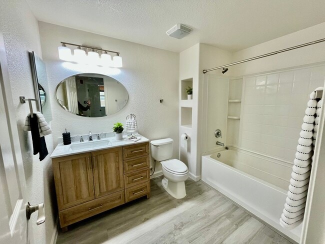 Building Photo - Completely Remodeled Two Bedroom Condo in ...