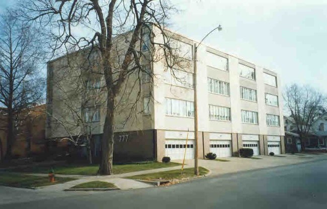 Primary Photo - 777 W Prairie St