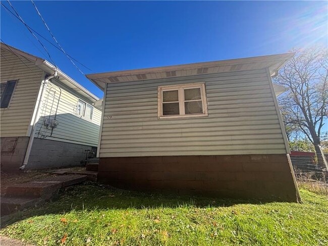 Building Photo - 1520 12th Ave