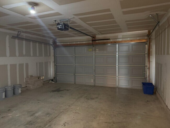 Building Photo - 145 Brahma Way