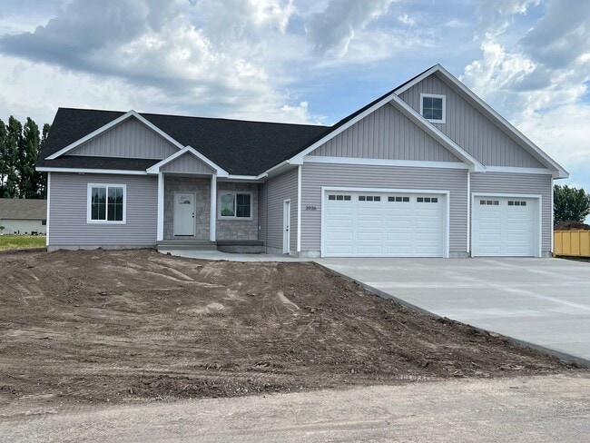 Primary Photo - BRAND NEW 3 Bed 2.5 bath home in Rexburg -...