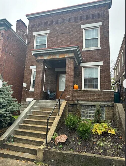 Building Photo - 435 Ada St