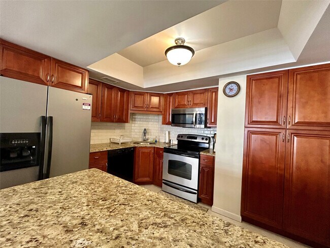 Building Photo - 3800 Galt Ocean Dr