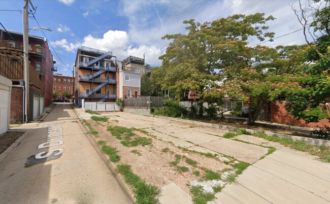 Building Photo - 2115 E Baltimore St