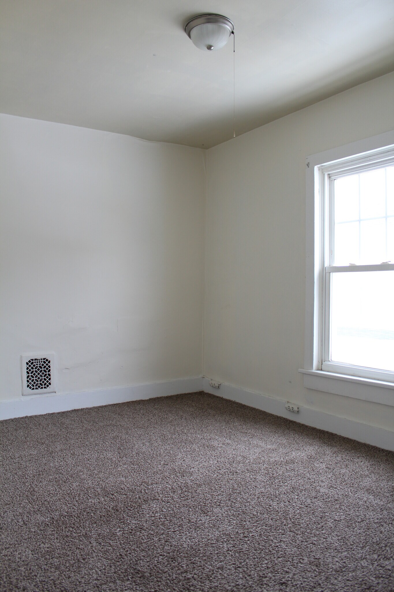 Building Photo - 436 Cross St