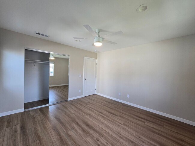 Building Photo - Newly Renovated 2023!! 4BD/2BA