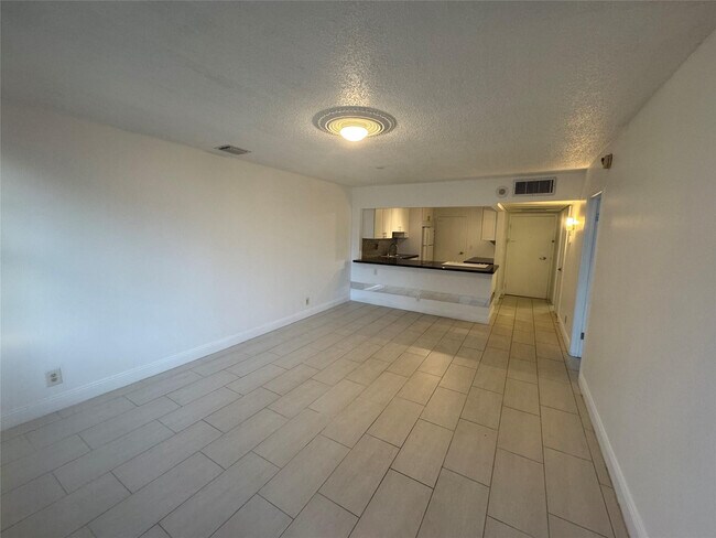 Building Photo - 336 N Birch Rd