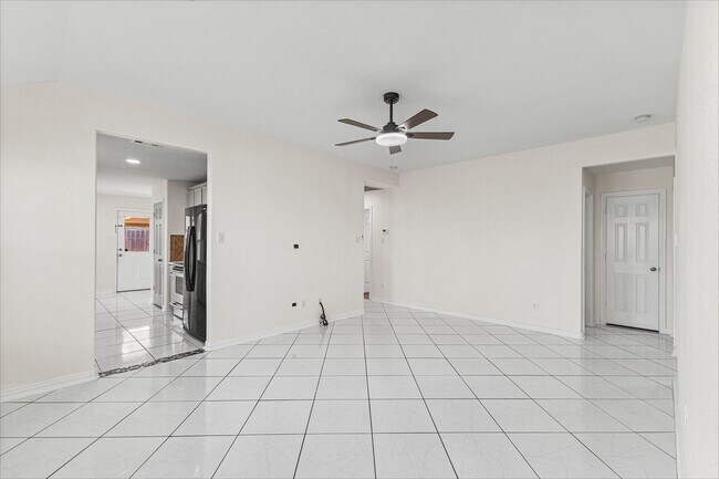 Building Photo - 9006 Wildbird Ln