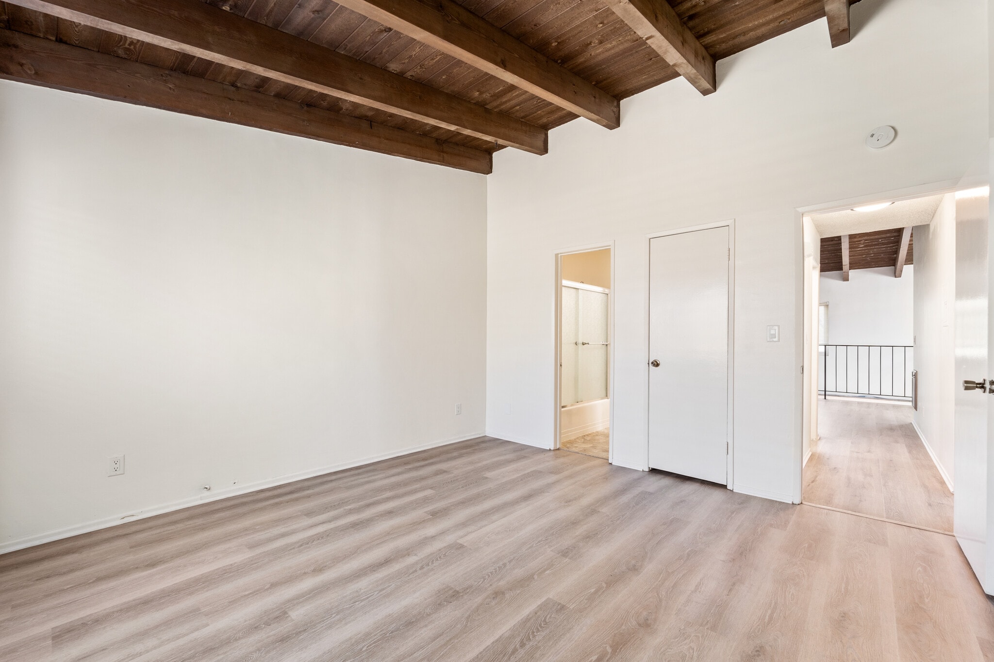 Building Photo - 1909 Harriman Ln