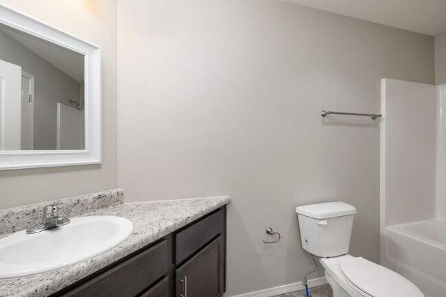 Building Photo - 552 W Danielle St