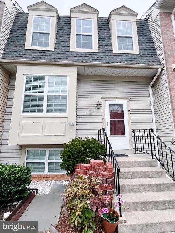 Building Photo - 6 Lazy Hollow Way