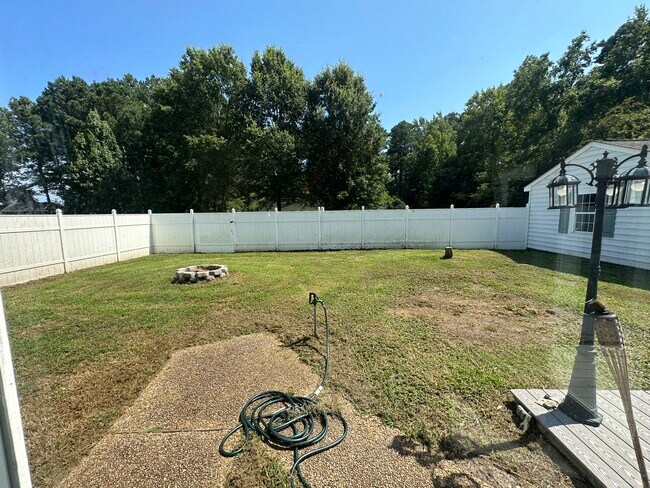 Building Photo - 9576 Maryus Rd