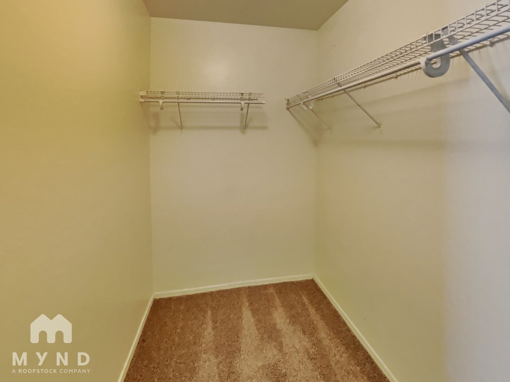 Building Photo - 36590 W San Clemente St