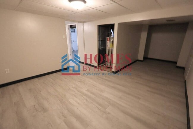 Building Photo - Three Bedroom House  | Attached Garage