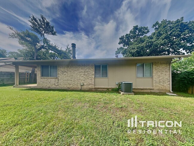 Building Photo - 304 Shelmar Dr