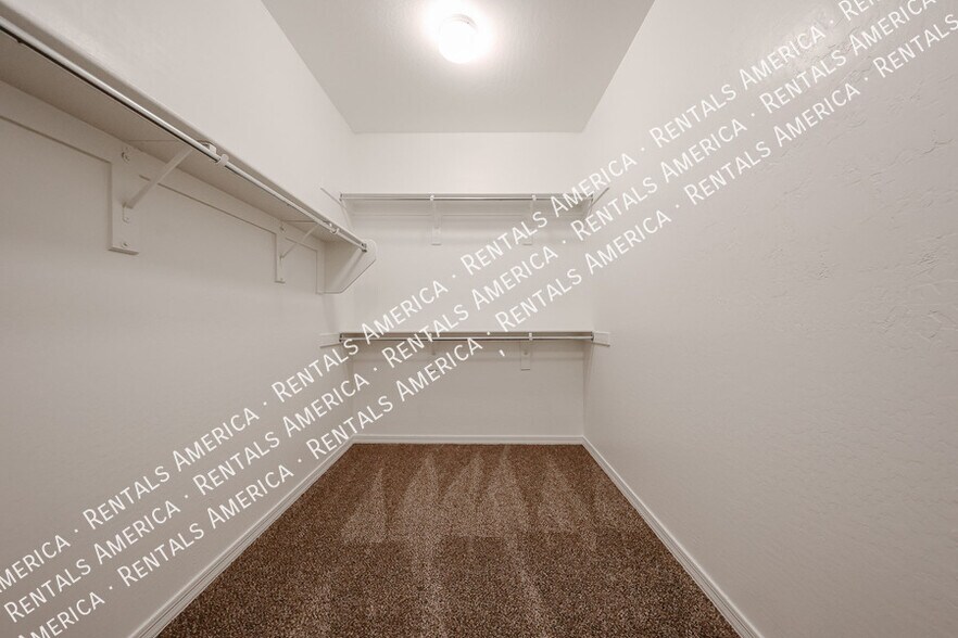 Building Photo - 41192 W Rio Bravo Dr