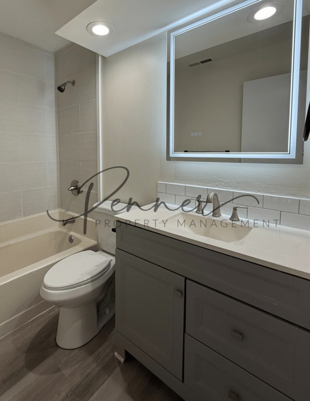 Building Photo - 711 BARNES Dr