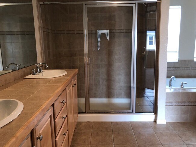 Building Photo - Wonderful Home in Fort Collins