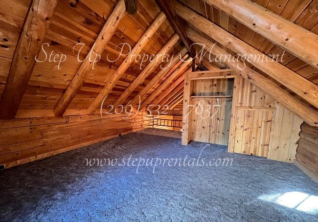 Building Photo - Rustic Retreat: Charming 1-Bedroom Log Cab...