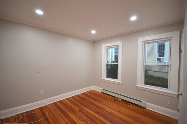 Building Photo - 68 Westfield Ave