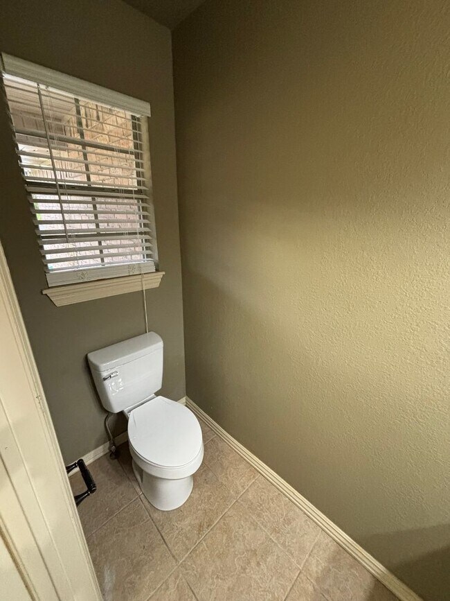 Building Photo - 50-52 S Ray