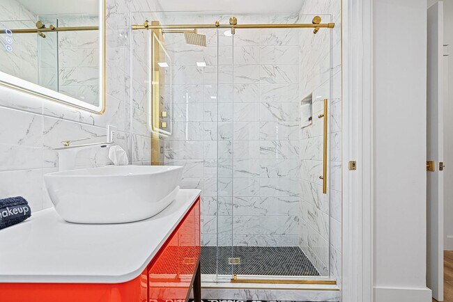 Building Photo - 20 St Francis Dr S