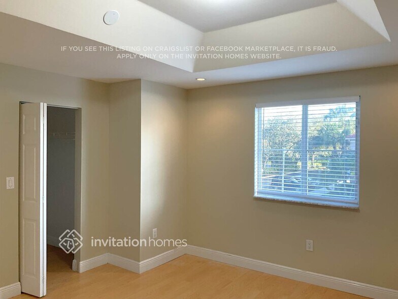 Building Photo - 7663 N Southwood Cir