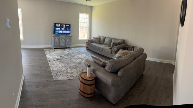 Building Photo - 207 Barra Dr