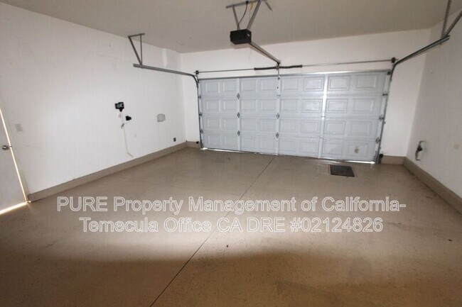 Building Photo - 40269 Miklich Dr