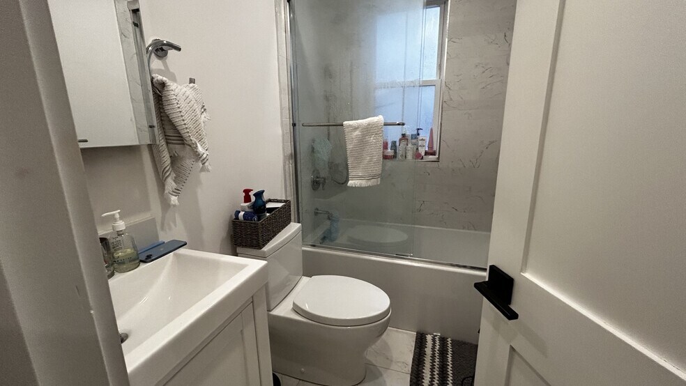 Building Photo - 47 Englewood Ave