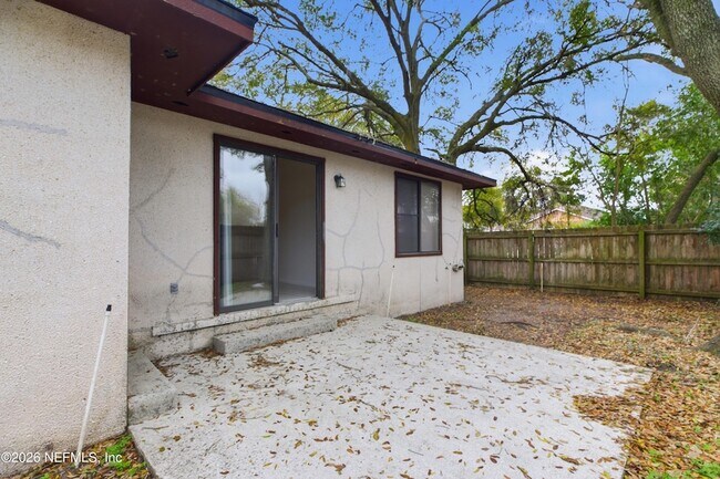 Building Photo - 3544 Villa Pl