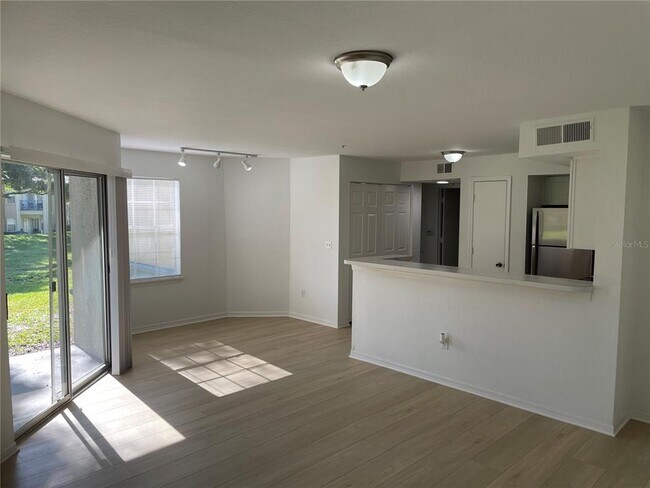 Building Photo - 7350 Westpointe Blvd