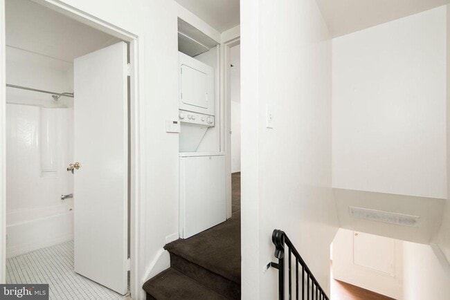 Building Photo - 2031 South St