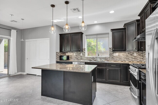 Building Photo - 21121 N 37th Run