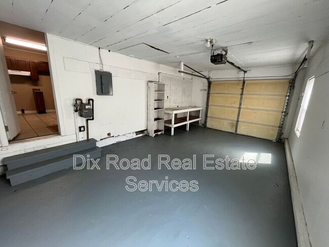 Building Photo - 52 Van Buren Dr
