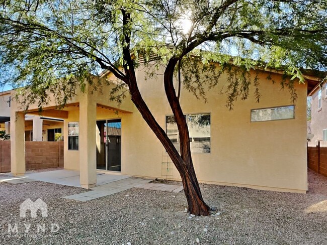 Building Photo - 12533 E Red Canyon Pl