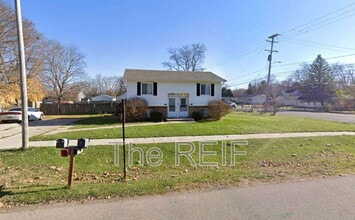 Building Photo - 2010 Adelpha Ave