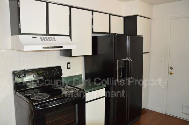 Building Photo - 706 Morsman Dr