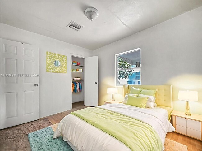 Building Photo - 1269 SW 25th Ave