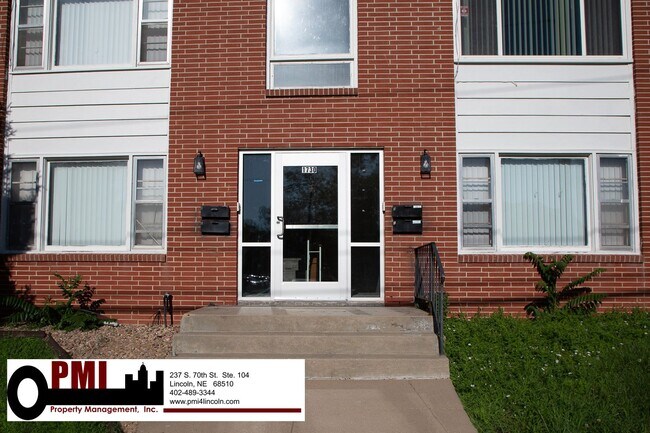 Building Photo - 1730 S 17th St