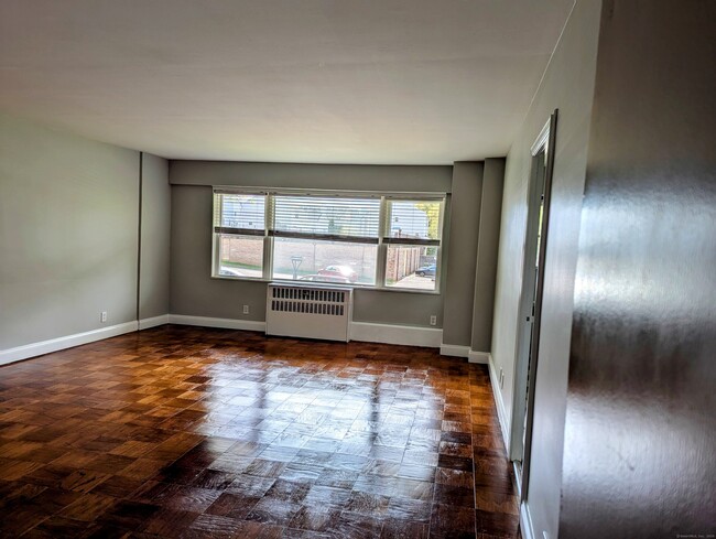 Building Photo - 80 Cartright St
