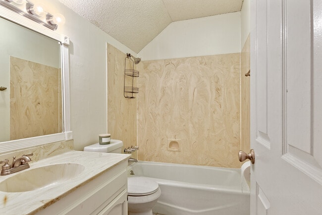 Bathroom 2 - 2070 Michel Delving Rd
