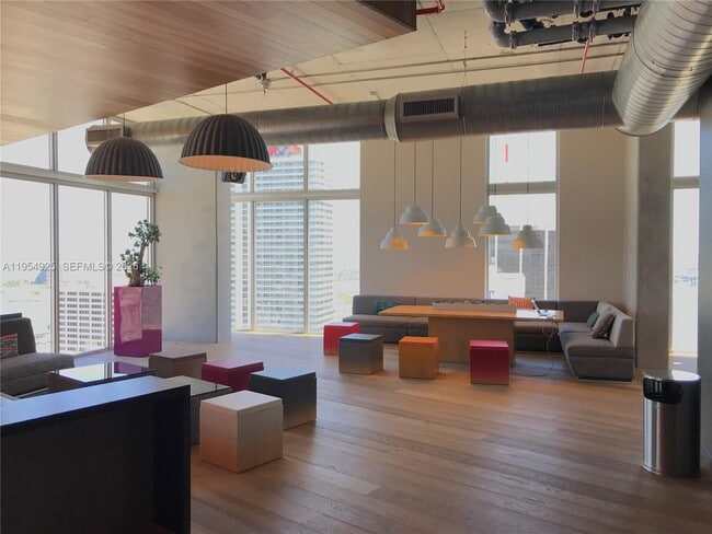 Building Photo - 151 SE 1st St