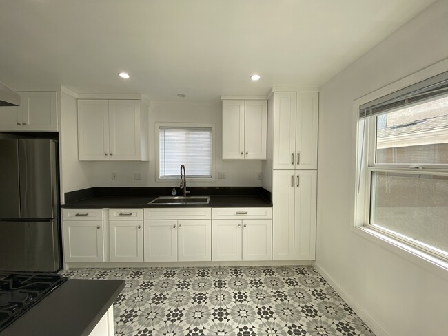 Building Photo - 17204 Crenshaw Blvd