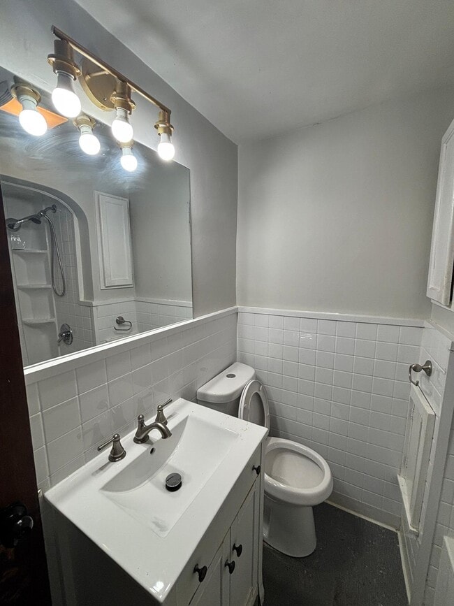 Building Photo - 3808 Kirkwood Rd