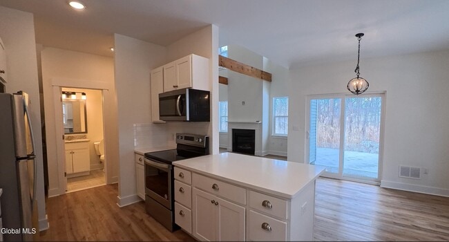 Building Photo - 745 Watervliet Shaker Rd